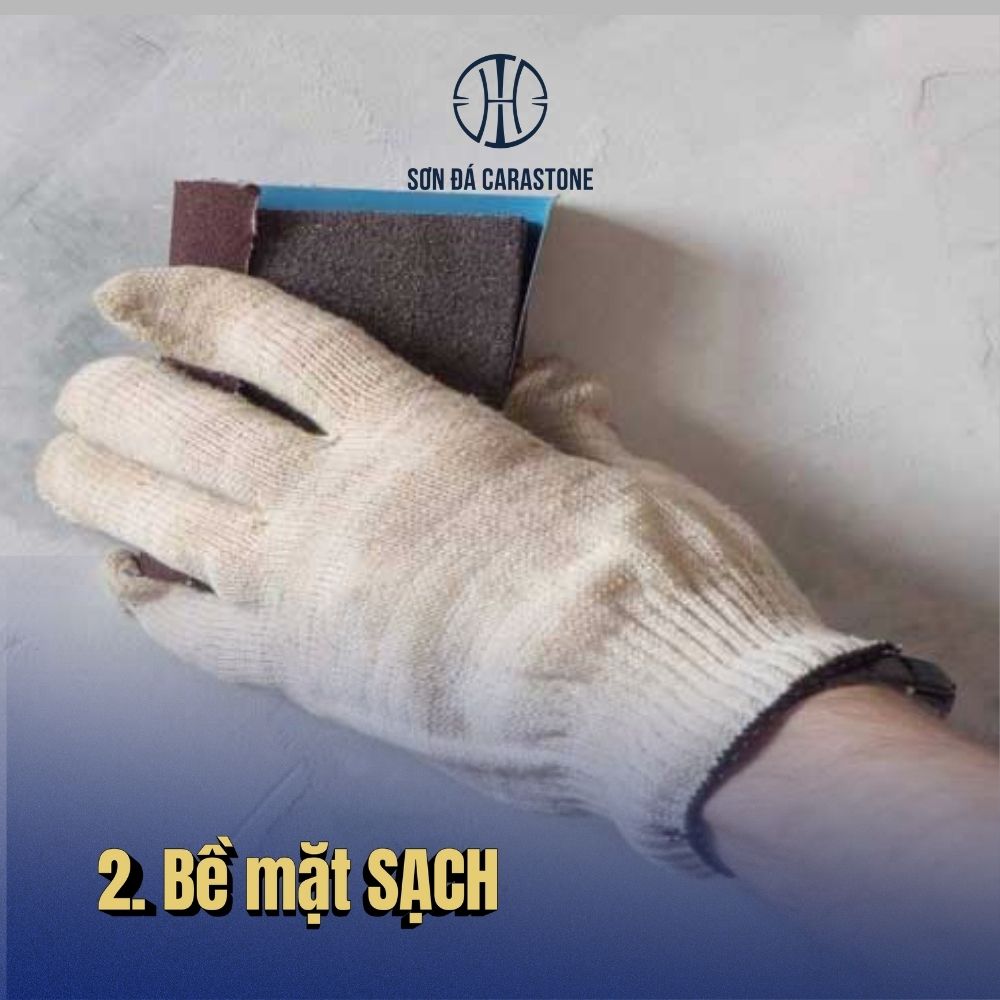 be-mat-sach-khi-son-da Bề mặt tường cần được làm sạch bằng cách dụng cụ làm sạch như giấy ráp
