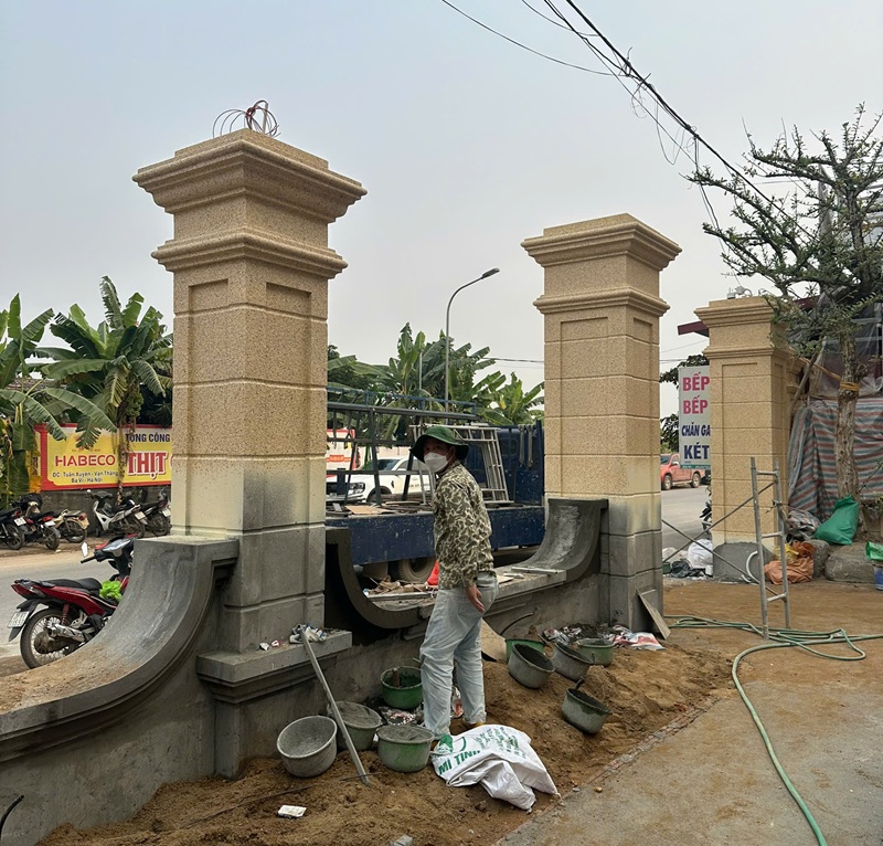 xu-ly-be-mat-tuong-khi-son Cần xử lý bề mặt tường sạch trước khi phun sơn