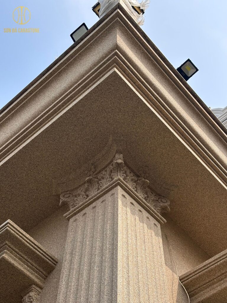 co-nen-thi-cong-son-da-ngoai-troi-khong-4 Chuyên Gia Sơn Đá Hưng Thịnh Phát | Có Nên Thi Công Sơn Giả Đá Ngoài Trời Không?