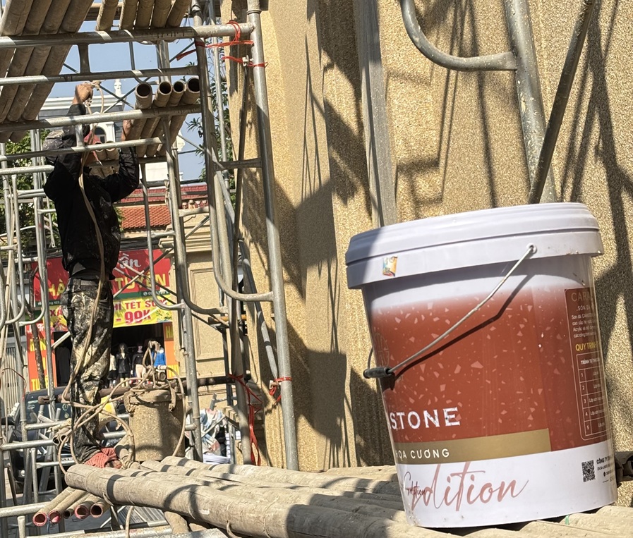 huong-dan-ky-thuat-son-da-2 Thi công lớp sơn đá hoa cương Carastone