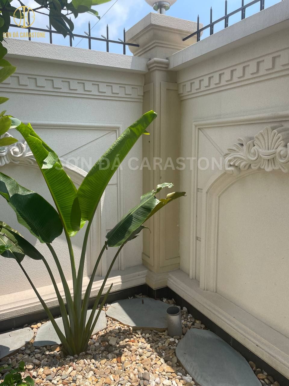 Sơn Đá Carastone vs Sơn Nước: Đâu Là Lựa Chọn Bền Đẹp Hơn?